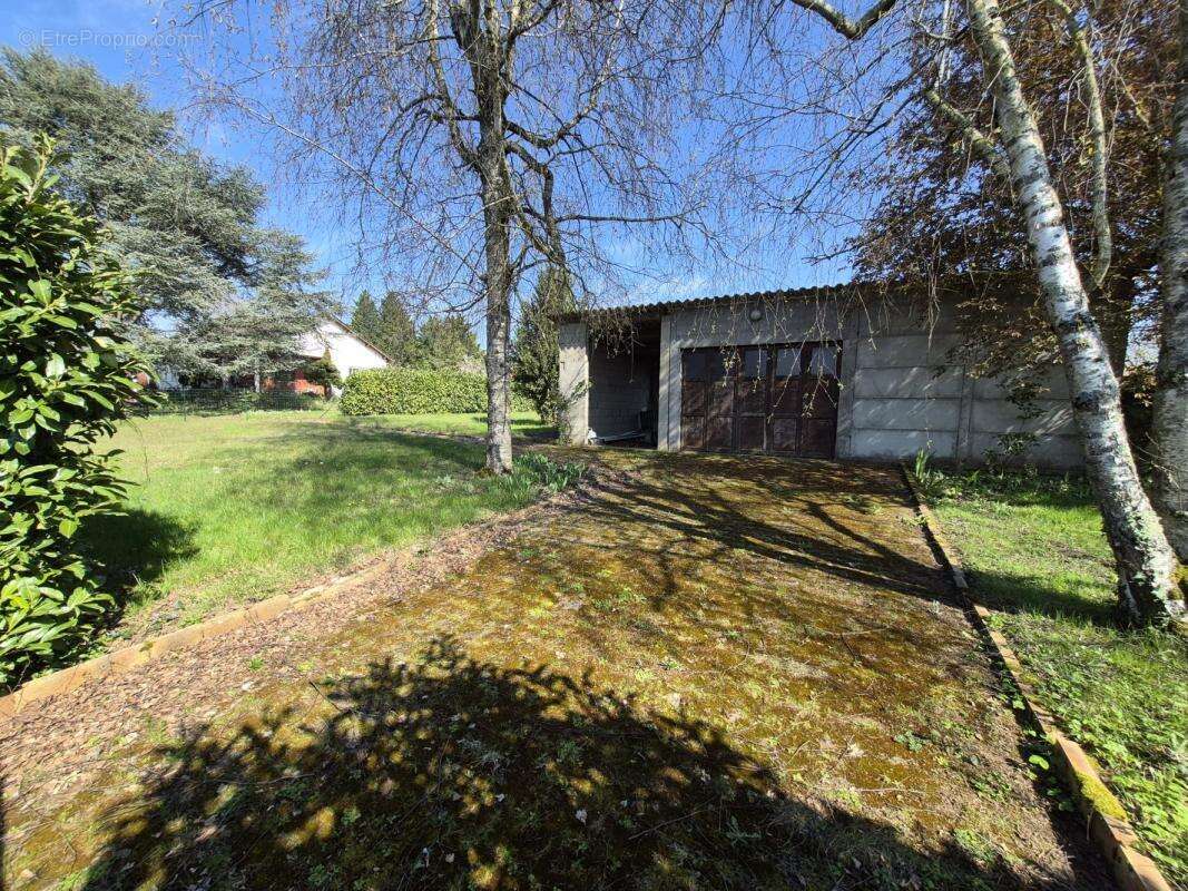 Terrain à PONT-DE-VAUX