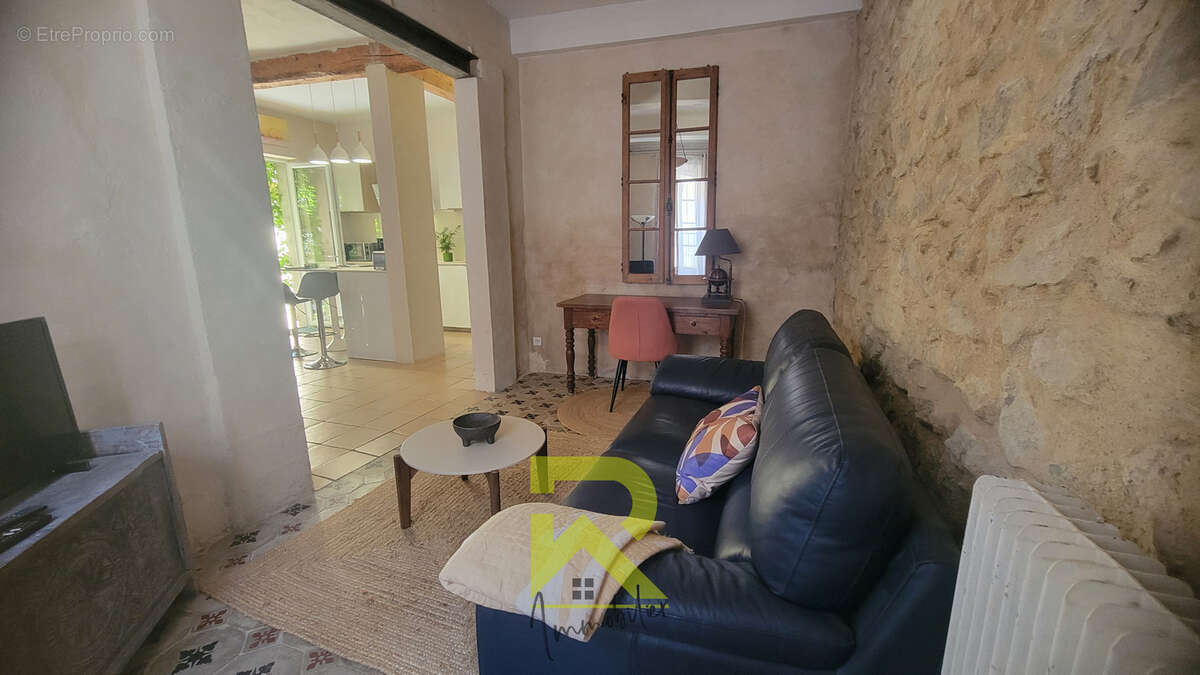 Maison à MOUSSAN