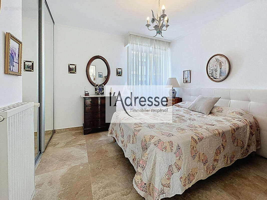Appartement à VALLAURIS