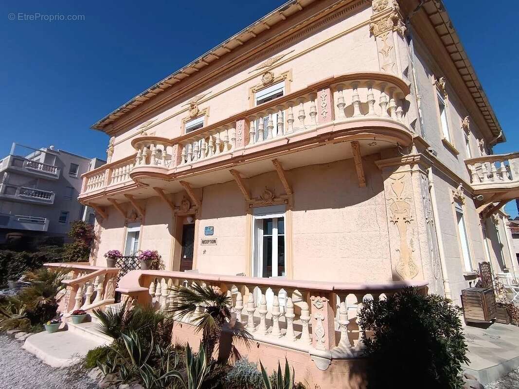 Commerce à SAINT-RAPHAEL