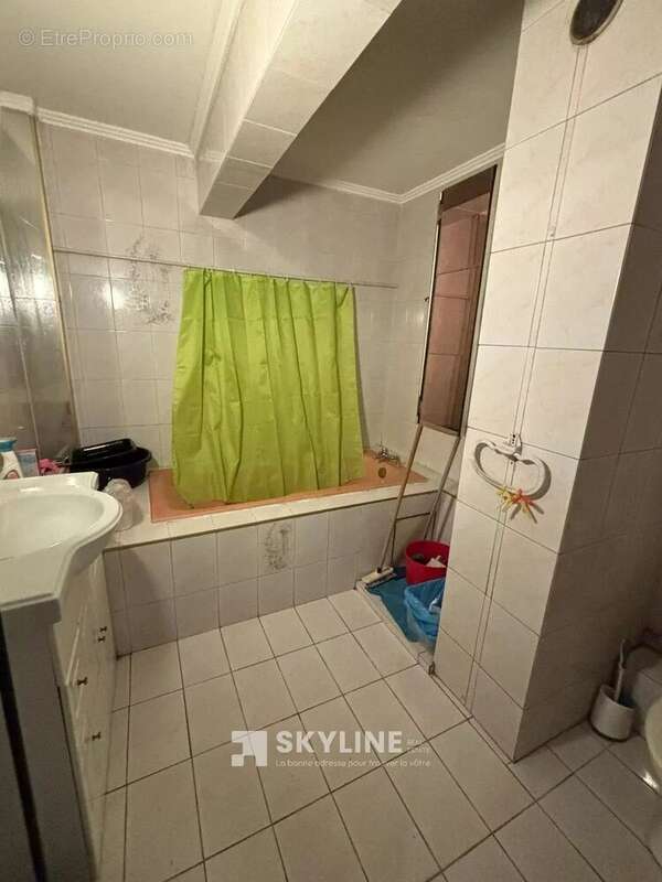 Appartement à MARSEILLE-3E