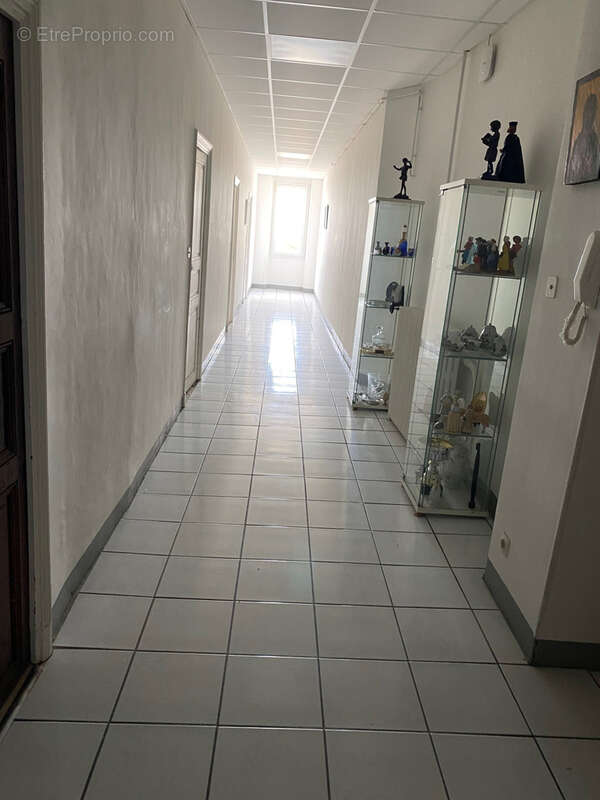 A VENDRE Oraison Demeure de 424 m2 sur 1800 m2 - photo 30