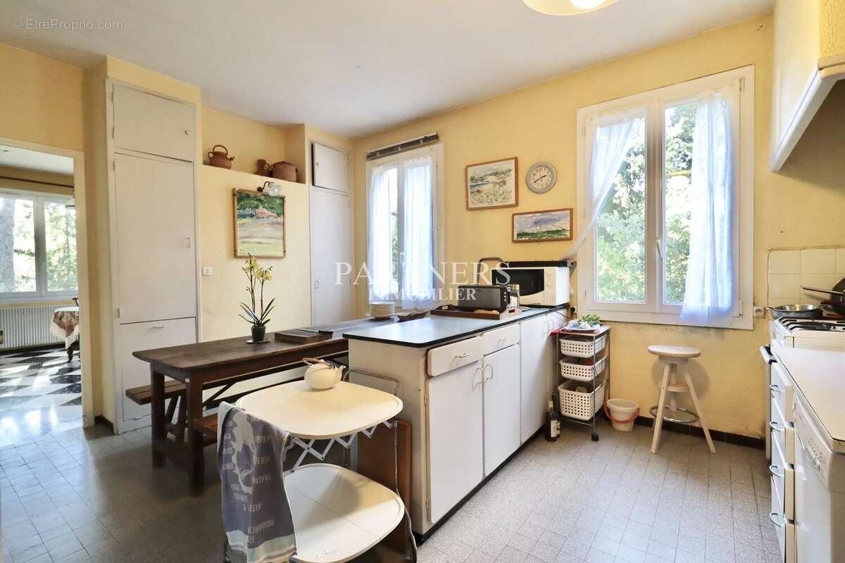 Maison 365 m² à Aix-En-Provence  - photo 8