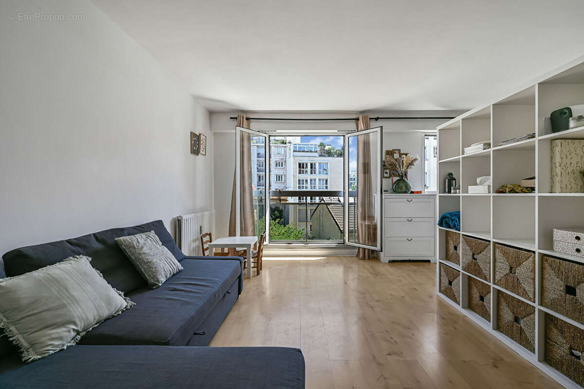 Appartement à PARIS-14E