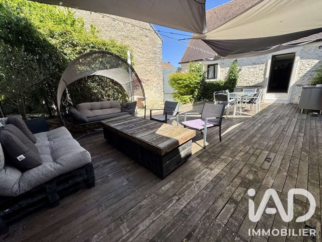 Maison 193 m² à Etrechy  - photo 2