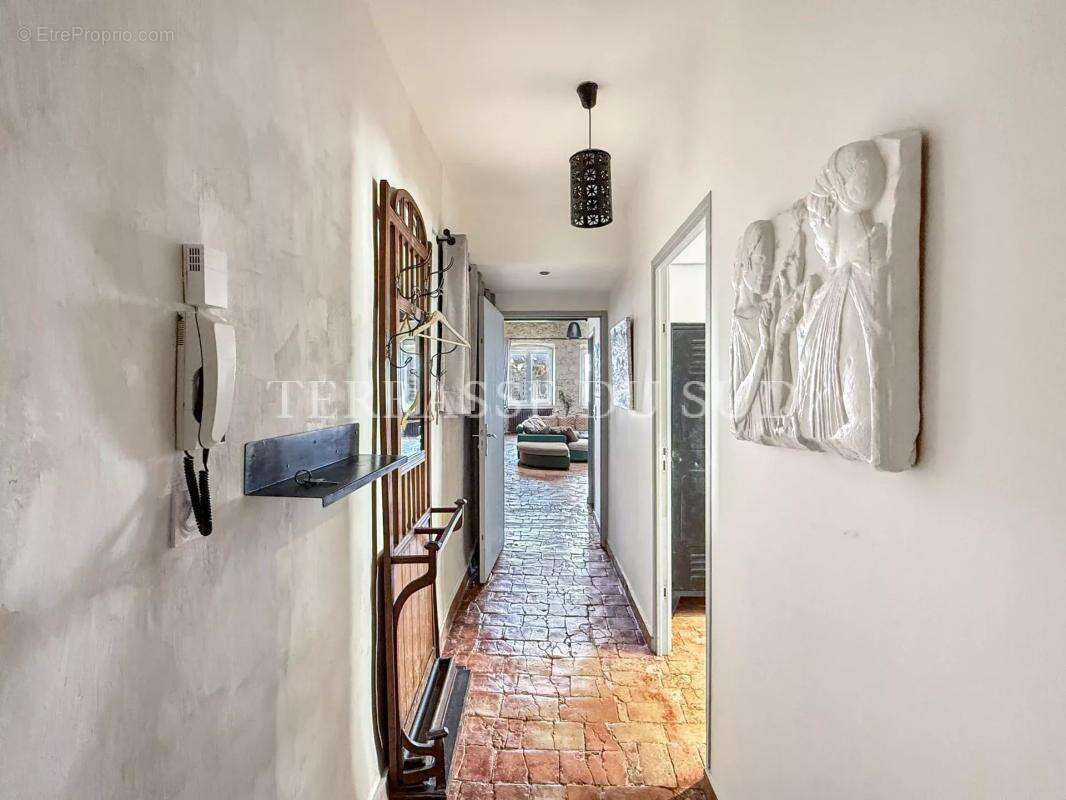 Appartement à MARSEILLE-7E