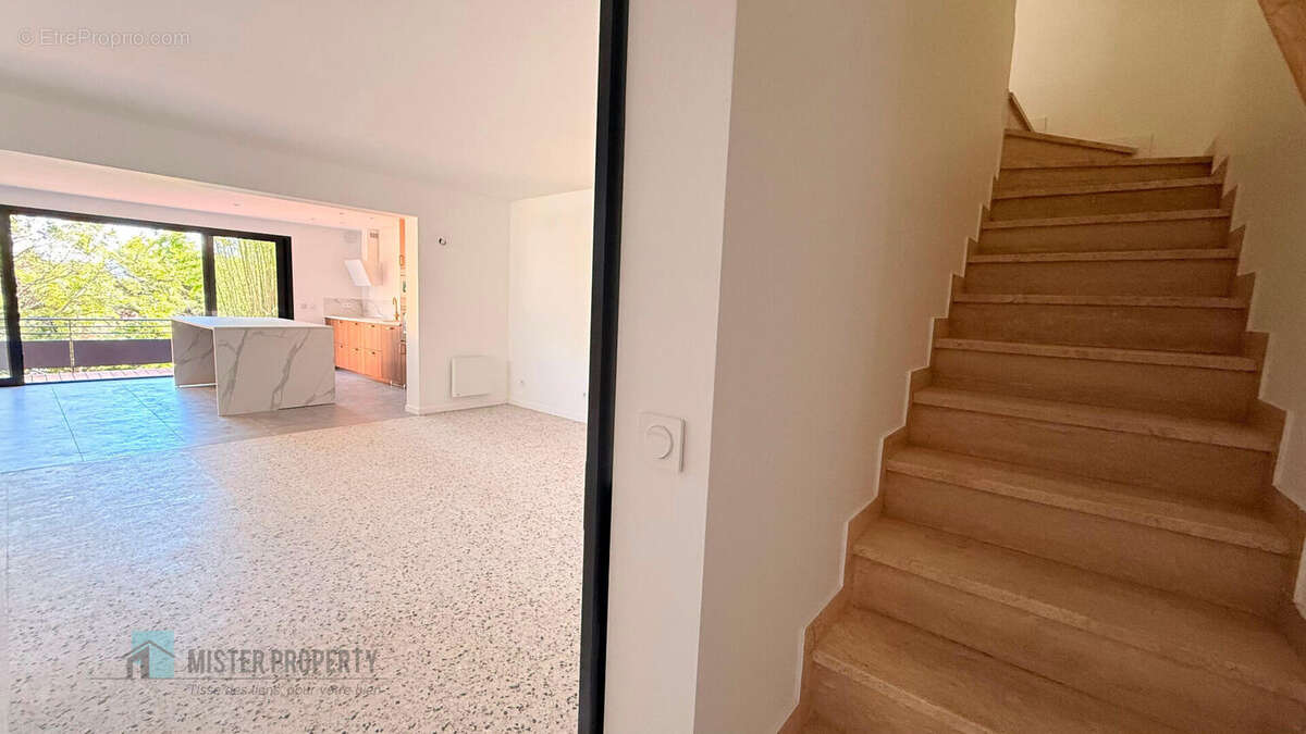 Maison Chatou / 8 pièce(s) 151 m2 / Jardin - parking - Cabanon - photo 9