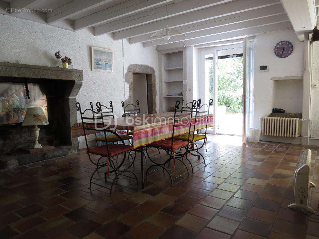 Maison à FAYE-L'ABBESSE