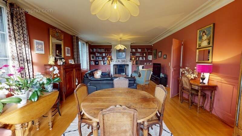 Maison à SAINT-CYR-SUR-LOIRE