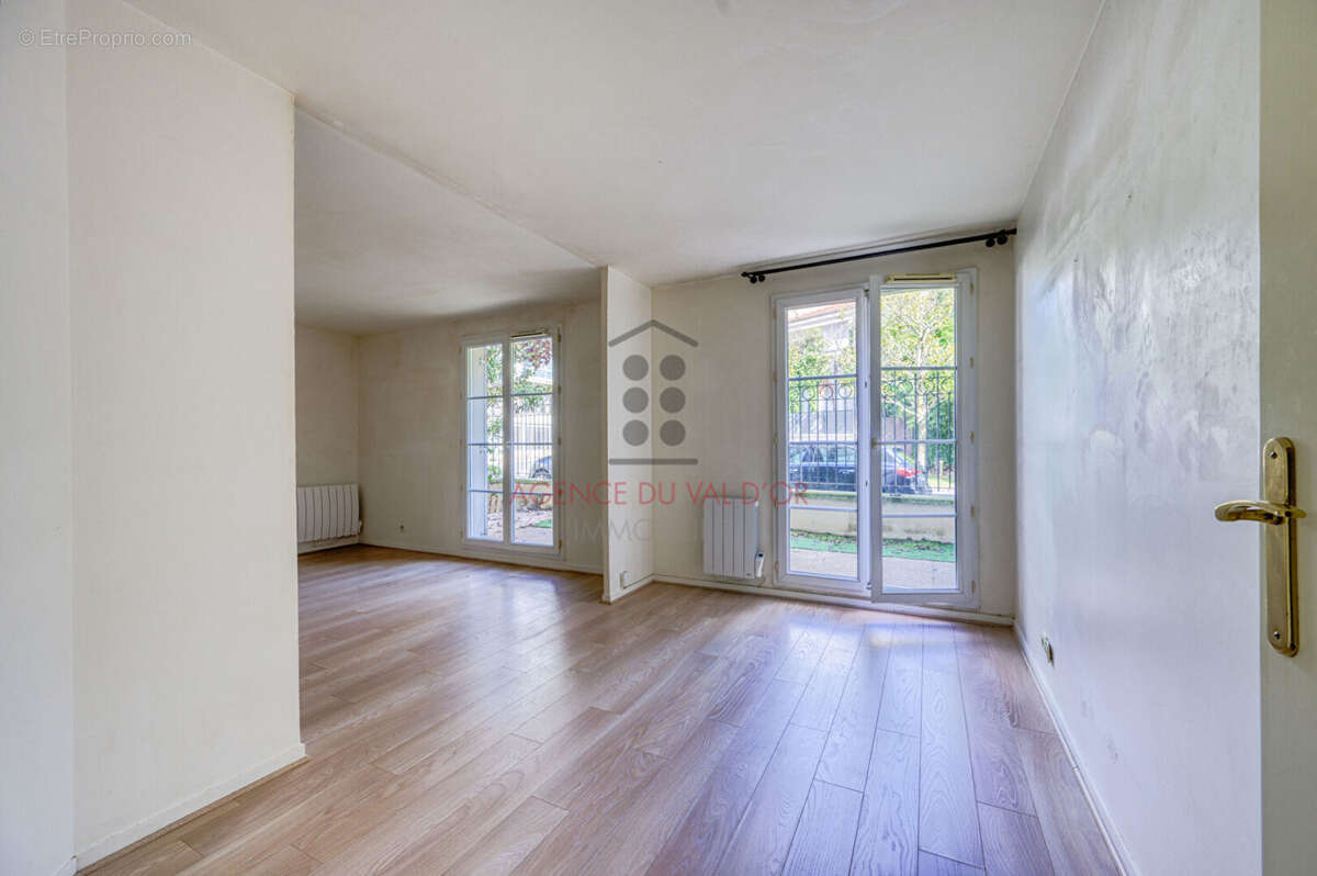 Appartement à SURESNES