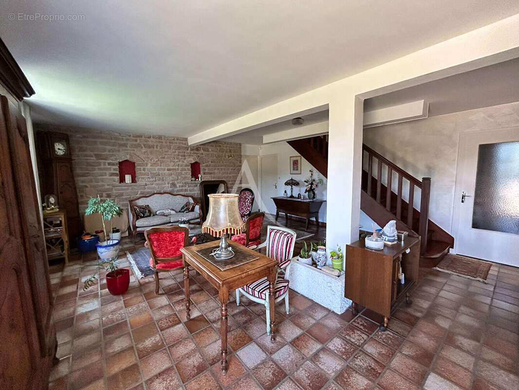 Maison à SAINT-MARTIN-BELLE-ROCHE