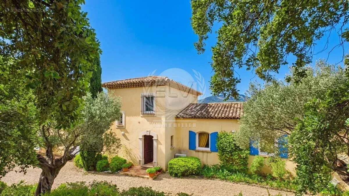 Maison à PLAN-DE-LA-TOUR