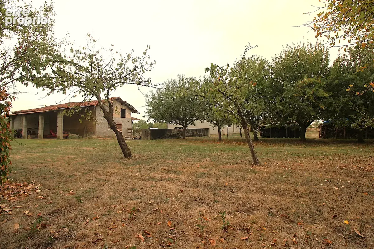 Maison de campagne a renover avec dependances - photo 9