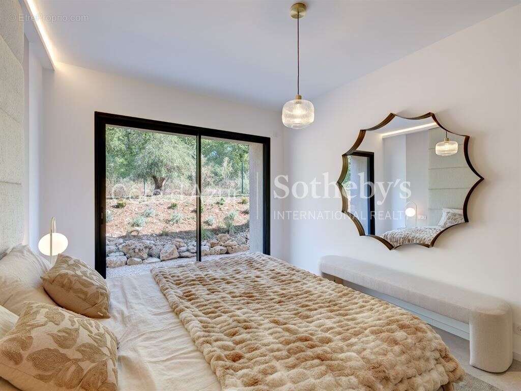 Maison à TOURRETTES