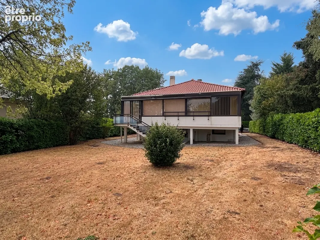 Maison à Niort au calme avec beau terrain et sous-sol - photo 2