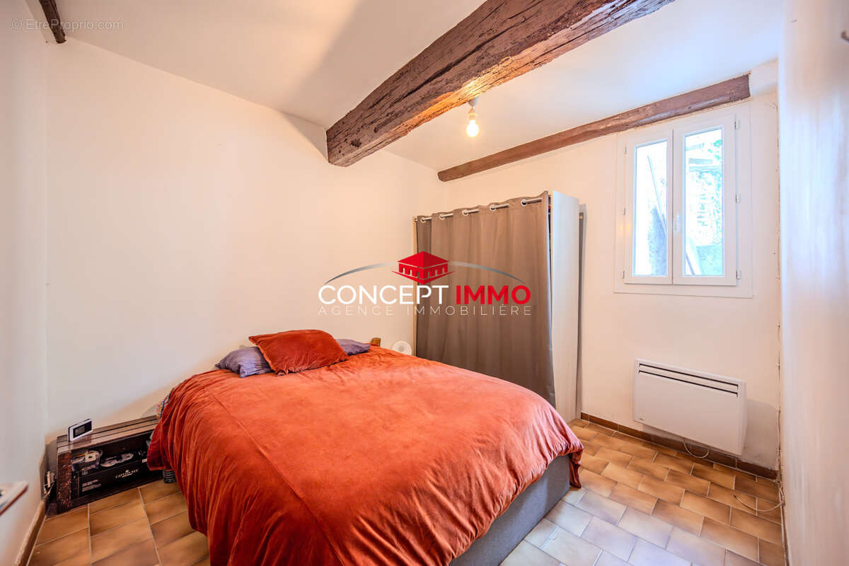 Appartement à MEOUNES-LES-MONTRIEUX