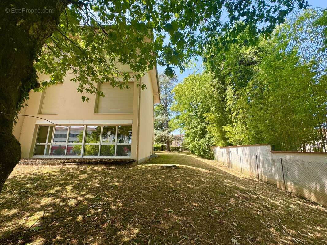 Appartement 165 m² à Bourg-En-Bresse  - photo 2