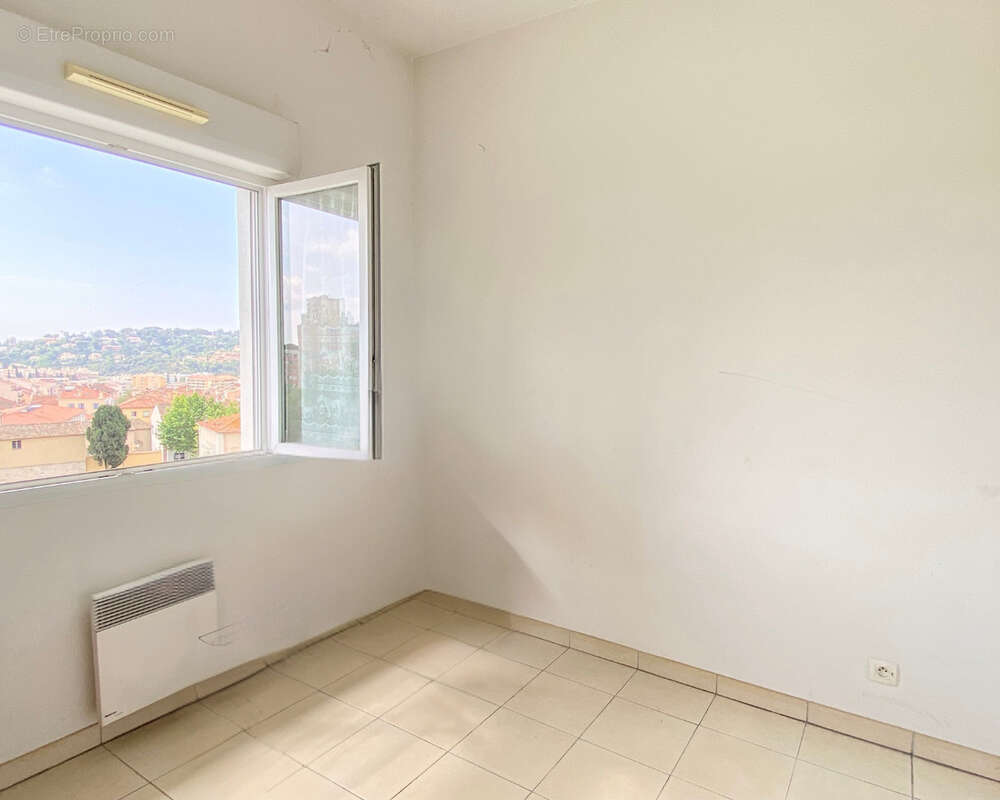 Appartement à VALLAURIS