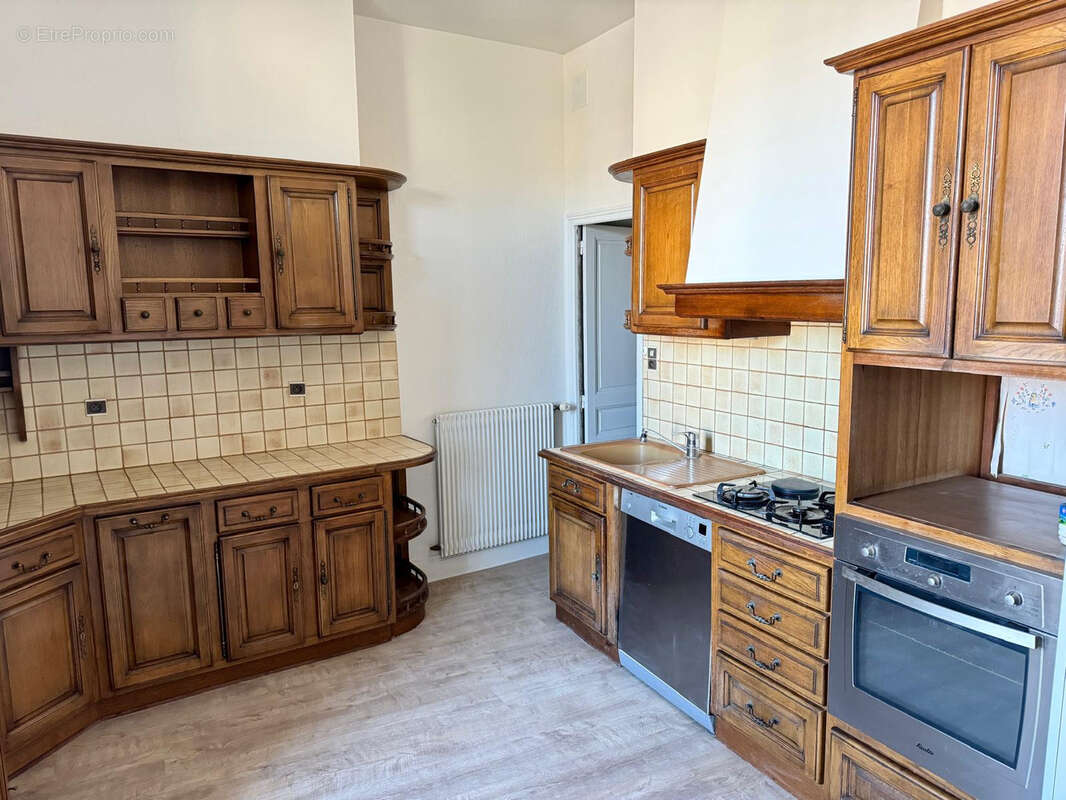 Maison à OBJAT