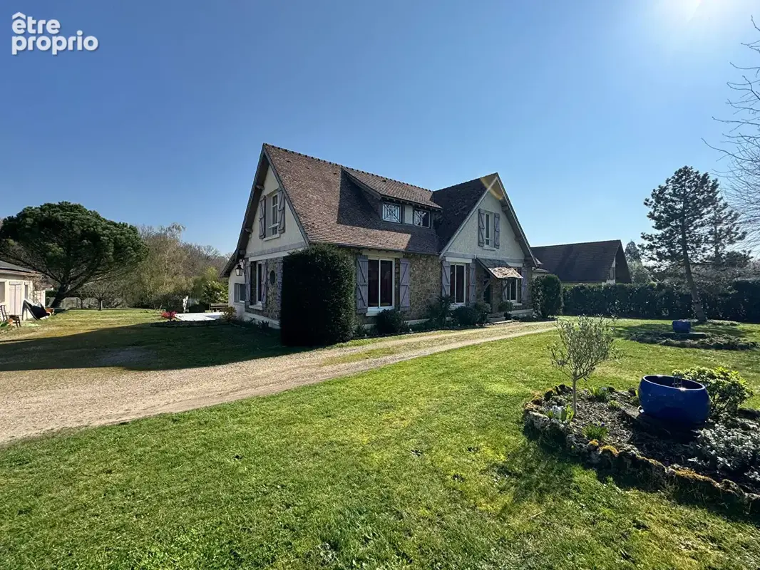 Belle maison familiale avec dépendances et très bel environnement  6' Montfort l 'Amaury  305 m2 - photo 3