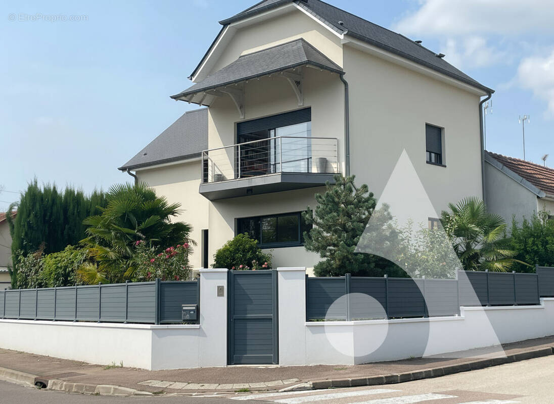 Maison à SAINTE-SAVINE