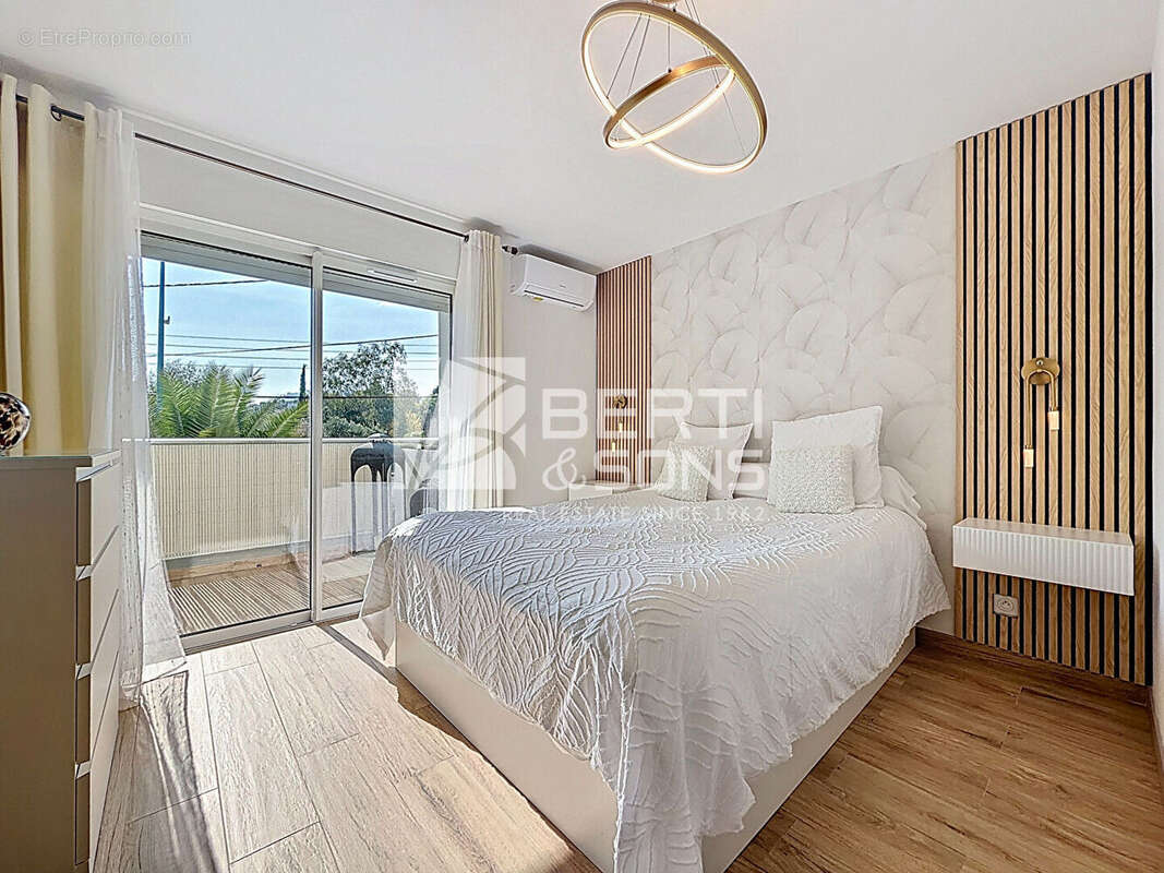 Appartement à MANDELIEU-LA-NAPOULE