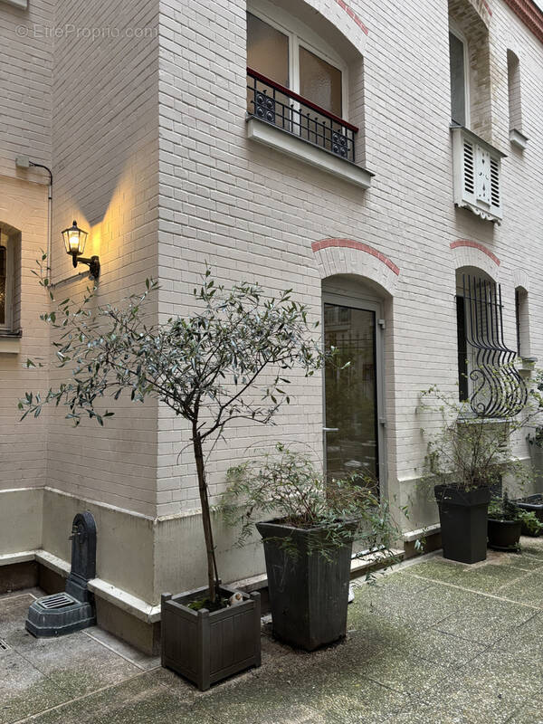 Commerce à PARIS-18E