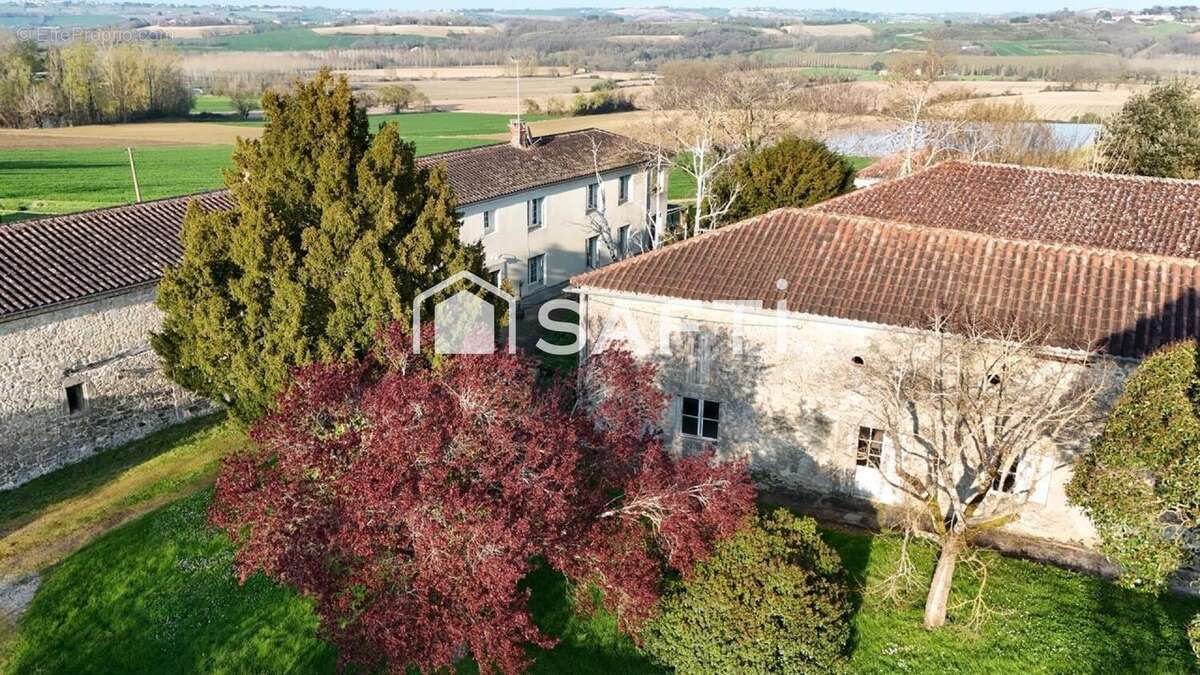 Maison 200 m² à Calignac  - photo 3