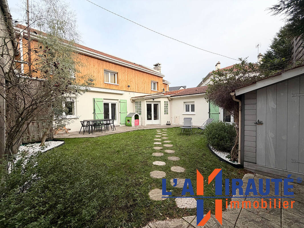 Maison à SARTROUVILLE