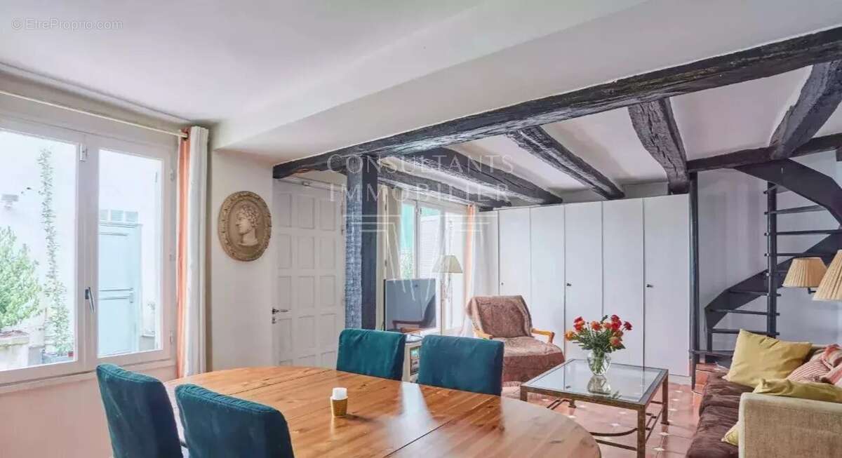 Appartement à PARIS-7E