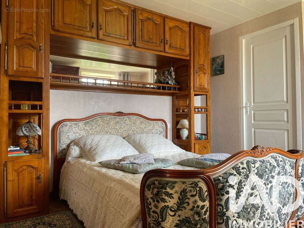 Maison 266 m² à Suaux  - photo 8
