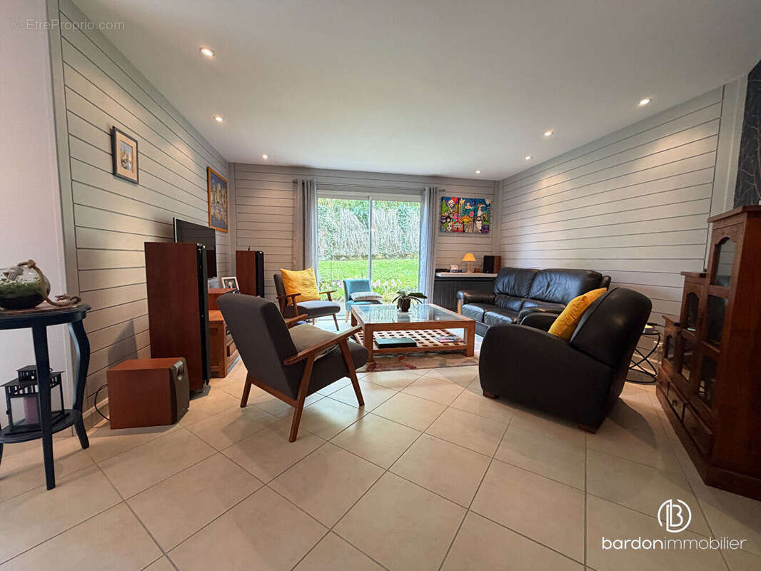 Maison à SAINT-ETIENNE-DE-MER-MORTE