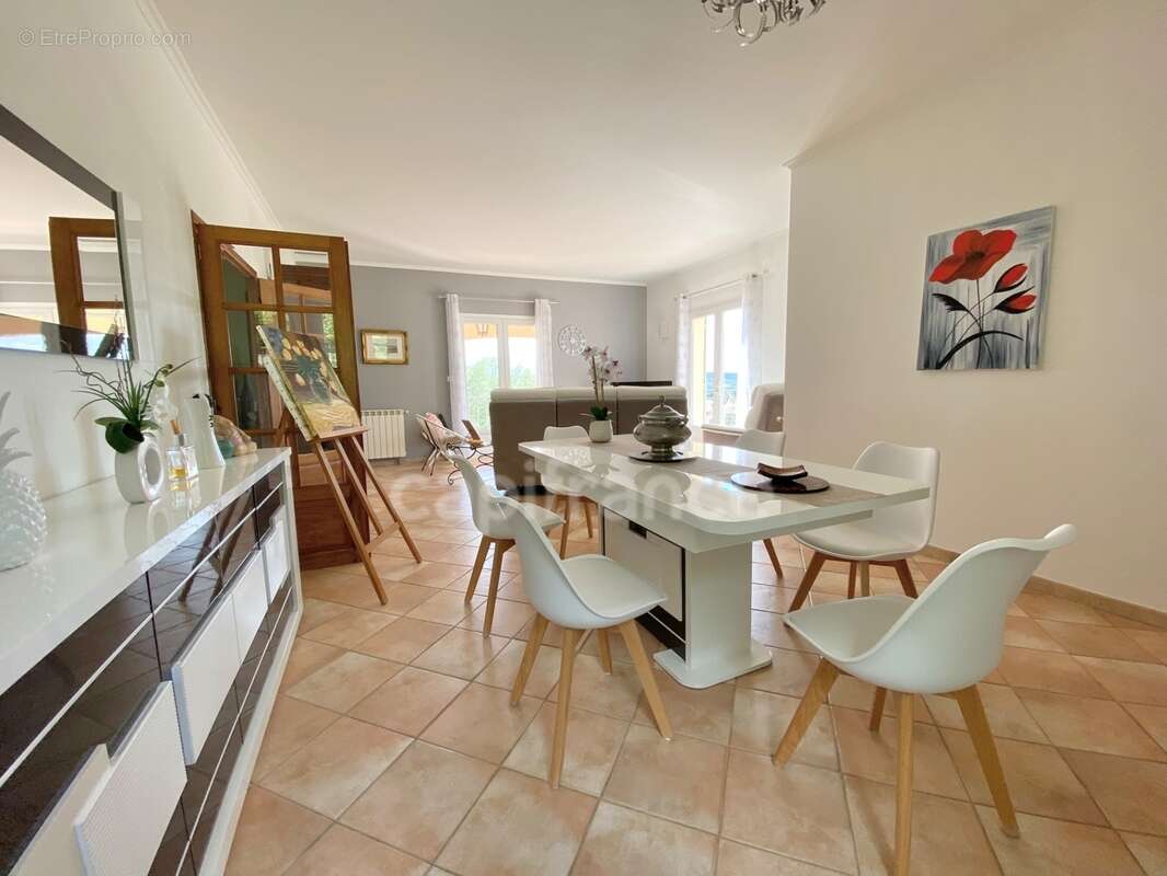 A 5 mn d'UZES (30) Maison de plain-pied 125 m2 avec vue panoramique - photo 6