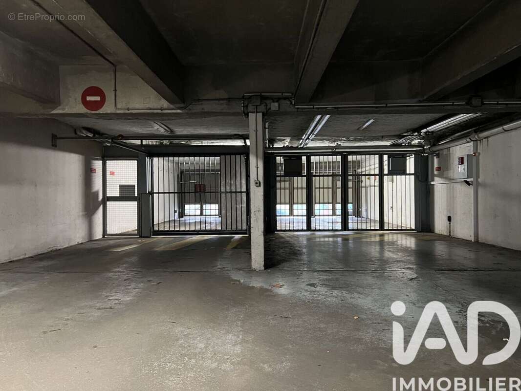 Photo 7 - Parking à CLICHY