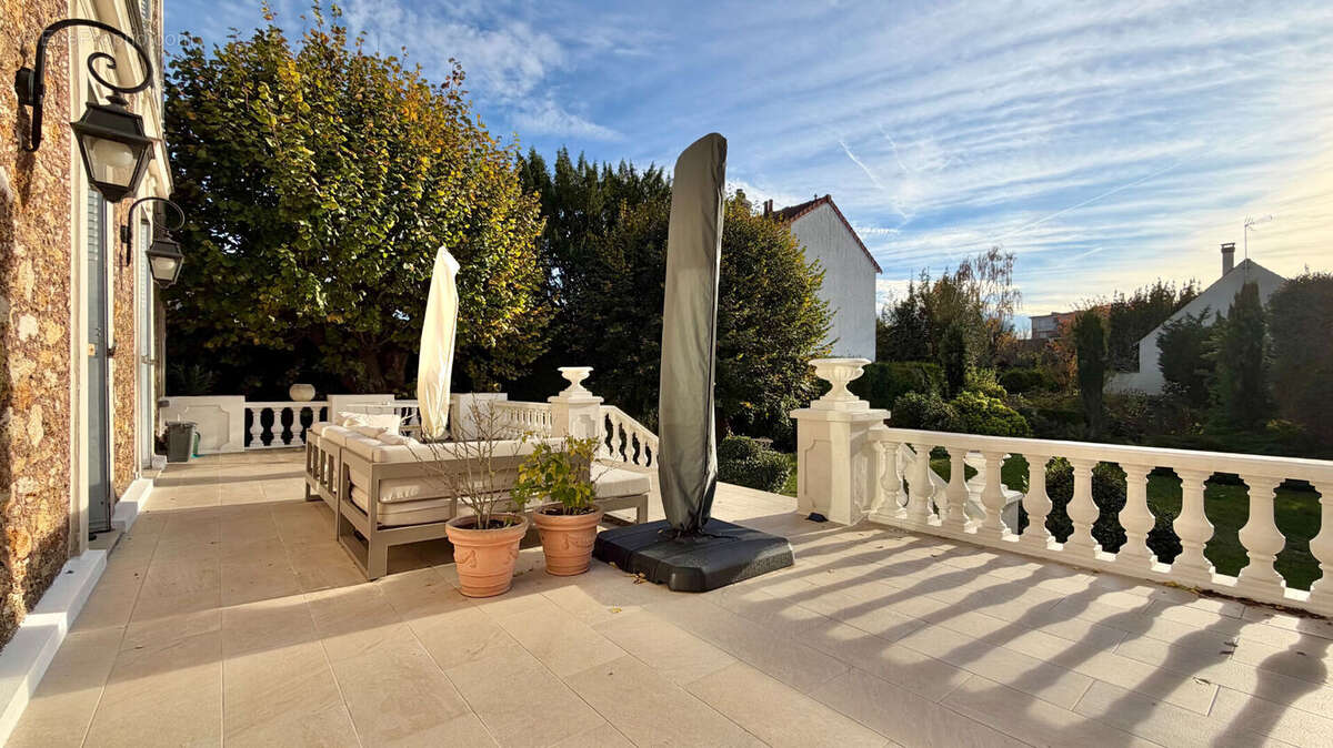 Maison à CORBEIL-ESSONNES