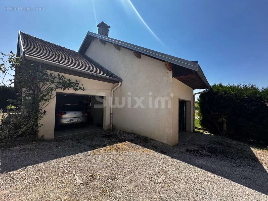 Maison à LONS-LE-SAUNIER