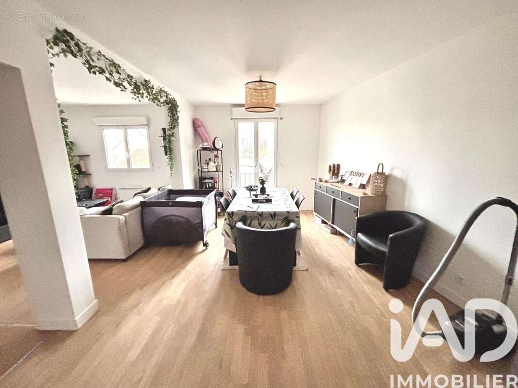 Photo 2 - Appartement à CHANTELOUP-LES-VIGNES