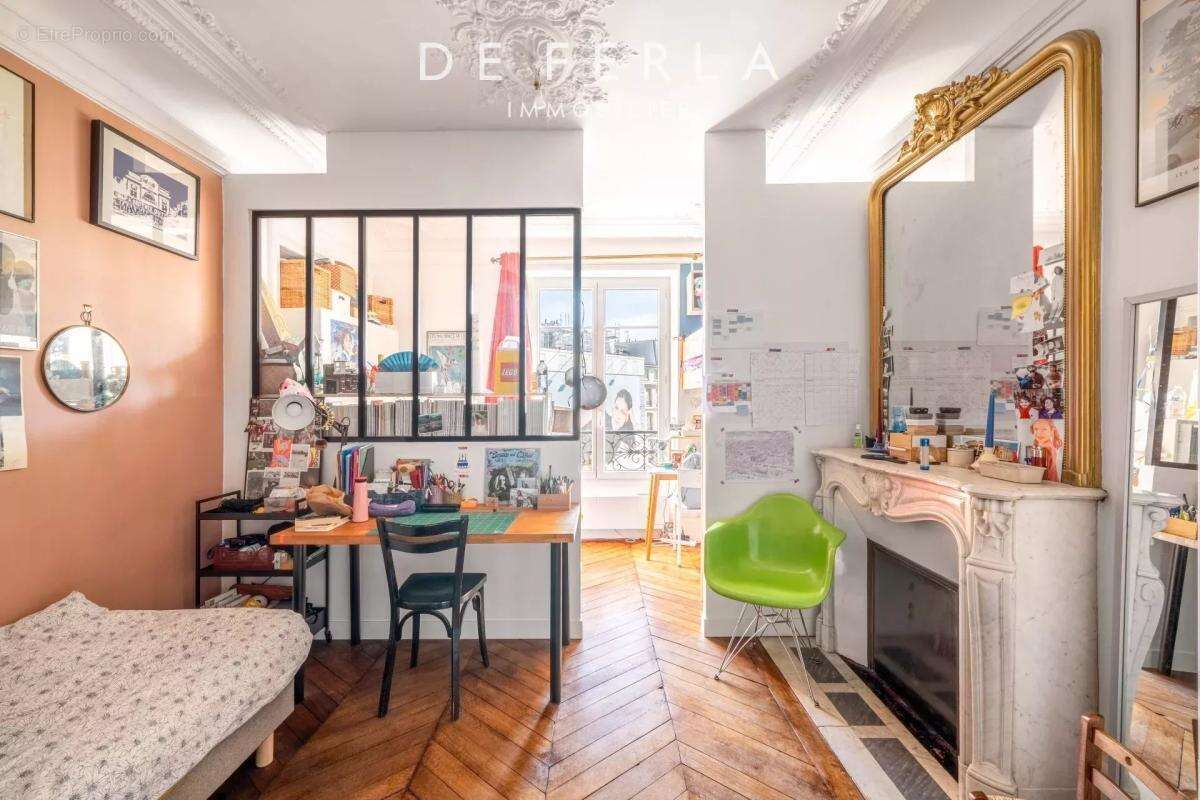 Appartement à PARIS-1E