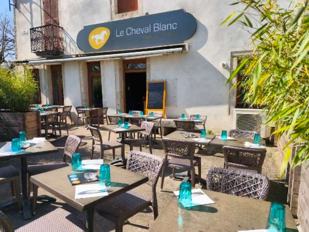 Commerce à IS-SUR-TILLE