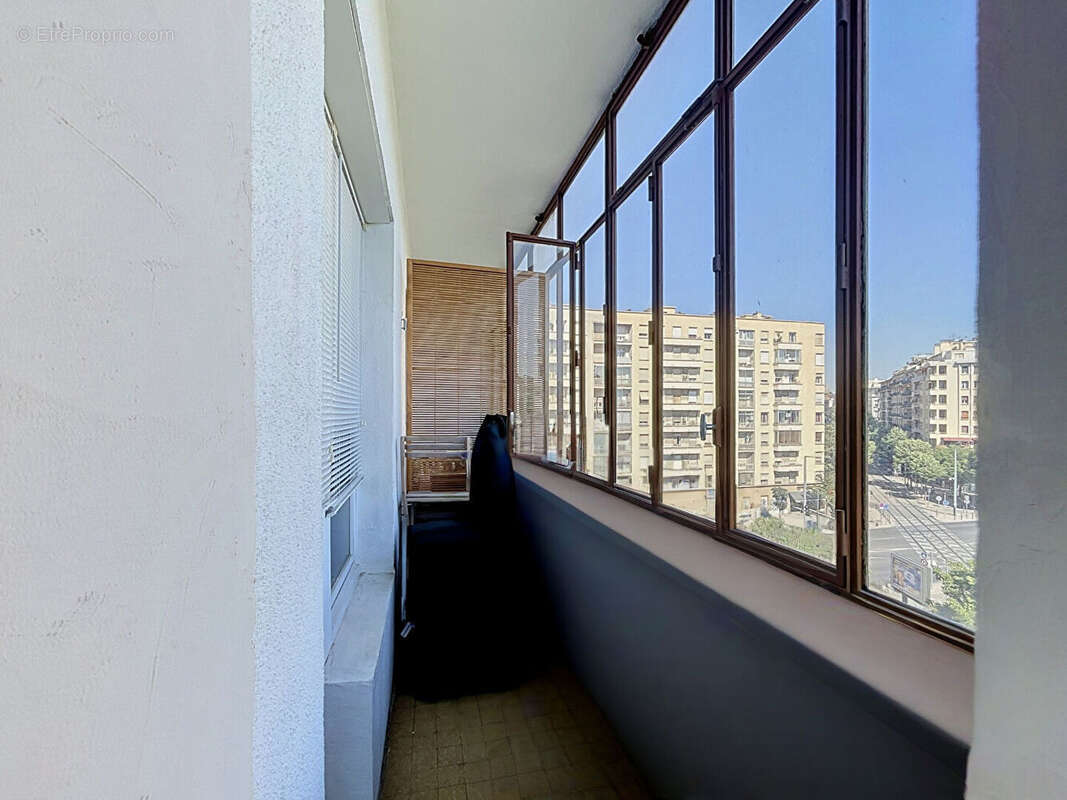 Appartement à MARSEILLE-4E