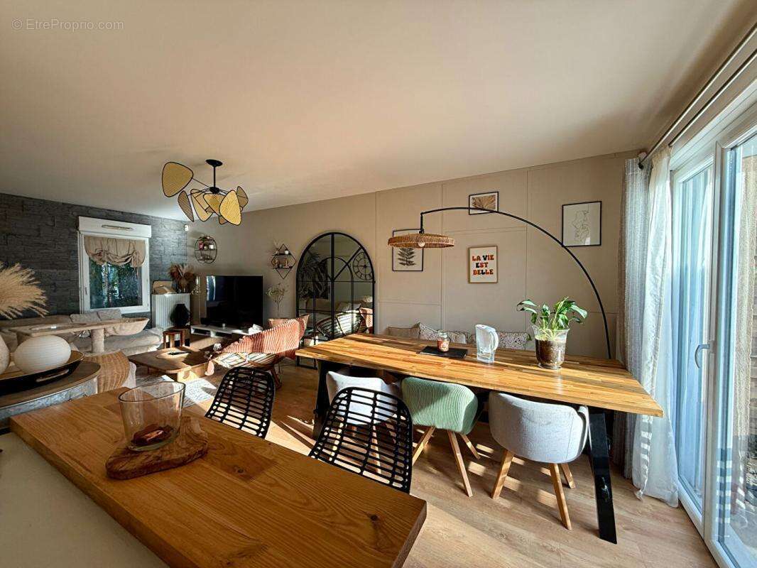 Maison à SAINTE-GENEVIEVE-DES-BOIS