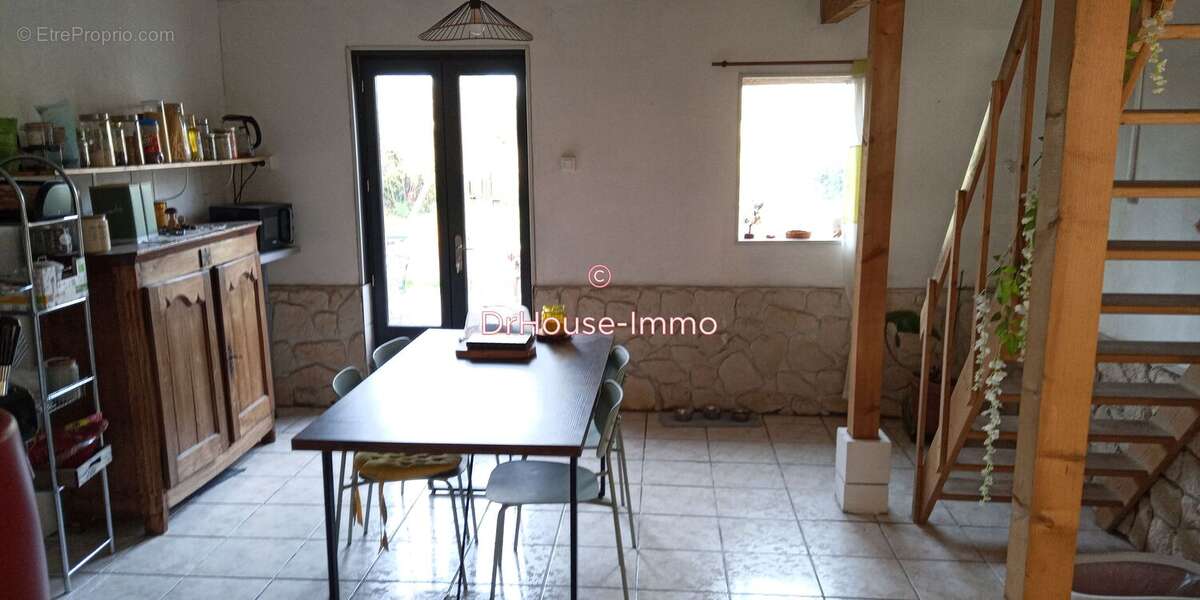 Maison à COUTHURES-SUR-GARONNE