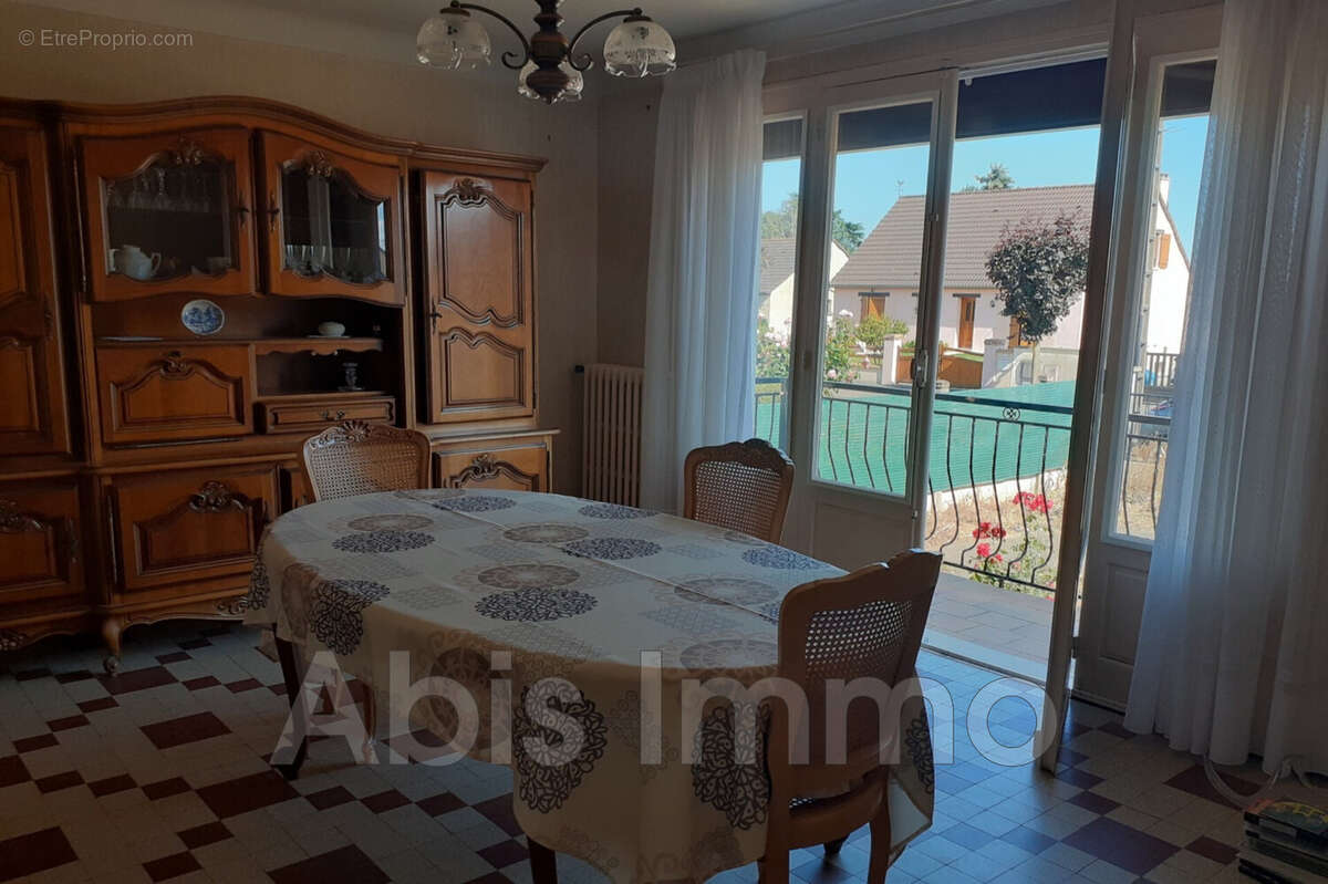 Maison à BEAUVILLIERS