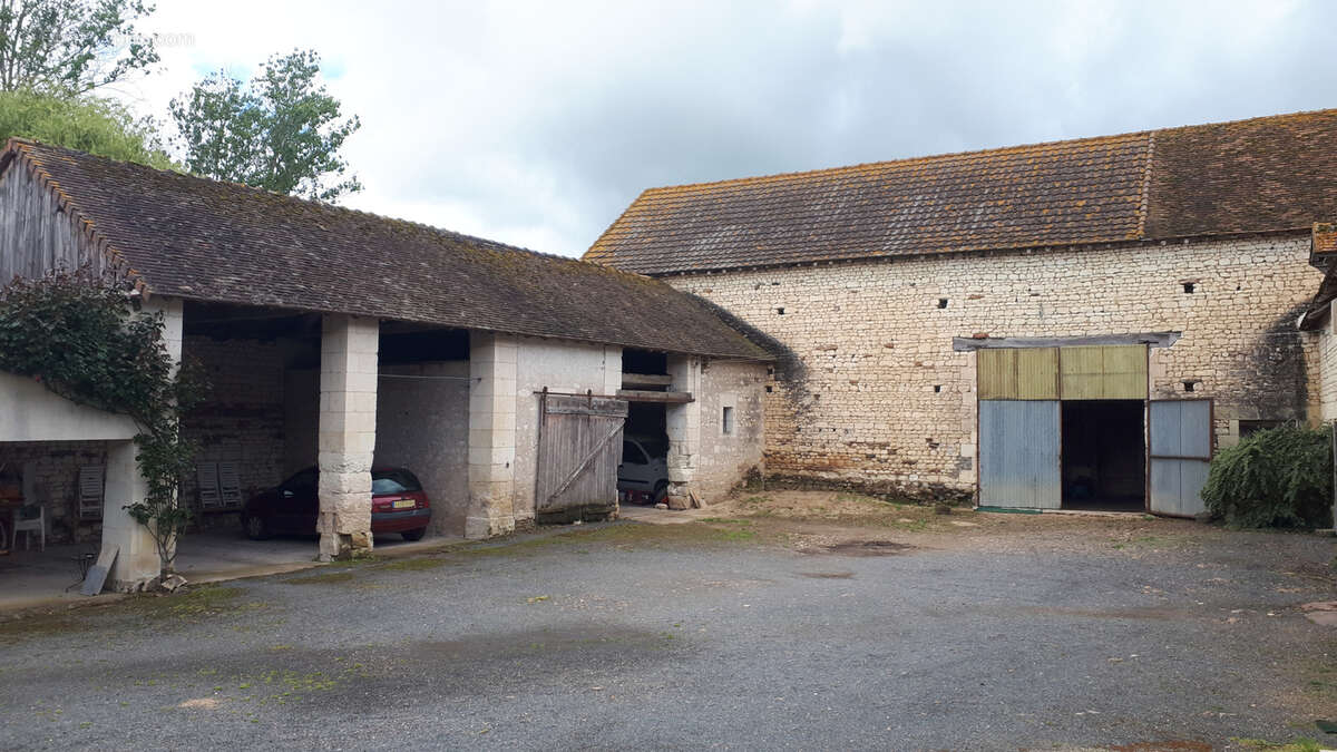Maison à DANGE-SAINT-ROMAIN