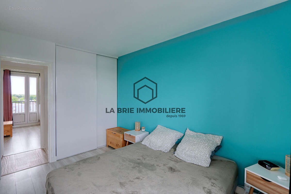 Appartement à BRIE-COMTE-ROBERT