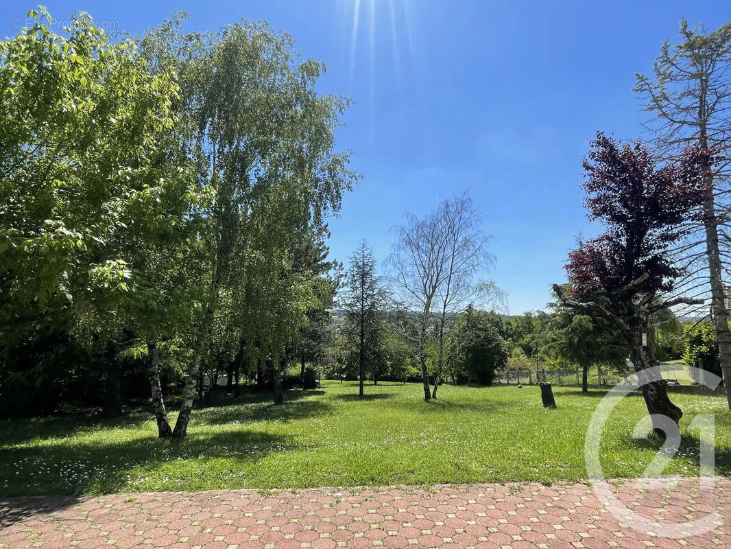 Maison à RUELLE-SUR-TOUVRE