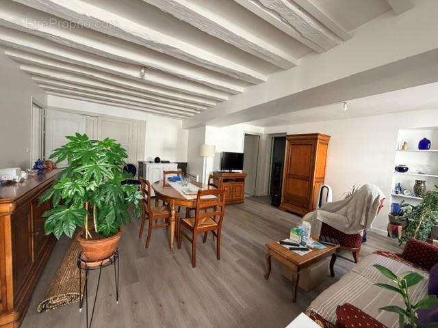 Appartement 74 m² à Saumur  - photo 8