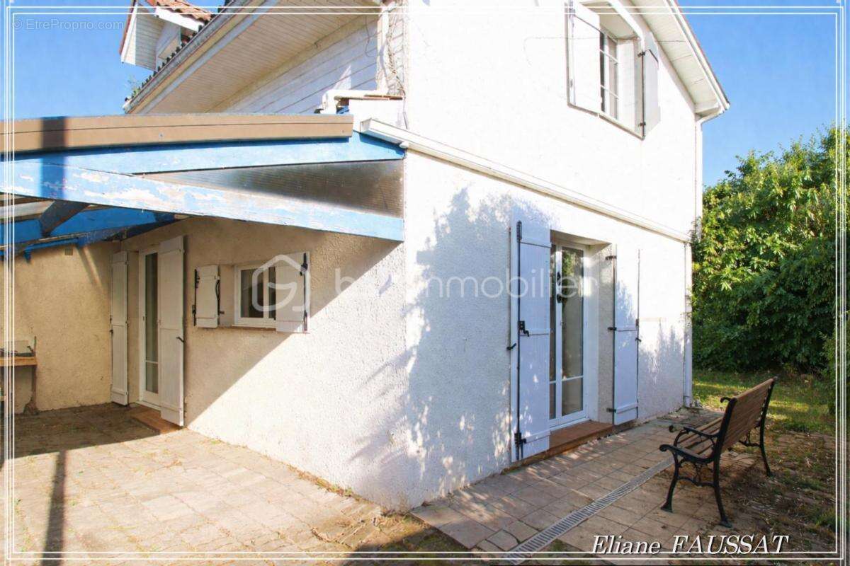 Maison de ville, 5/6 chambres 170m² avec piscine couverte, dépaysement exotique à Tarbes !!! - photo 17