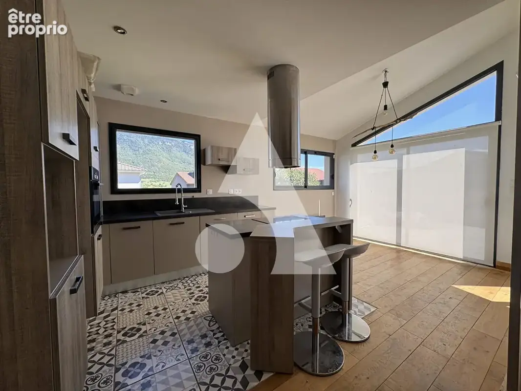 Maison familiale à fort potentiel  avec jacuzzi de nage à Châtillon-en-Michaille - photo 4