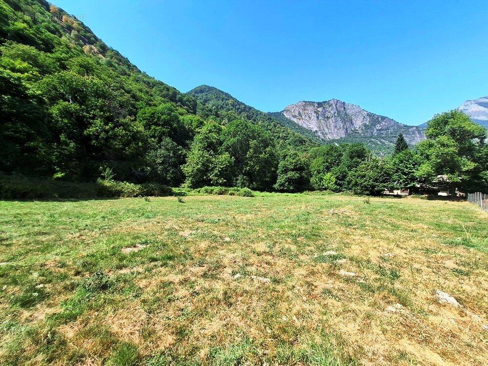 Terrain à SAINT-BEAT